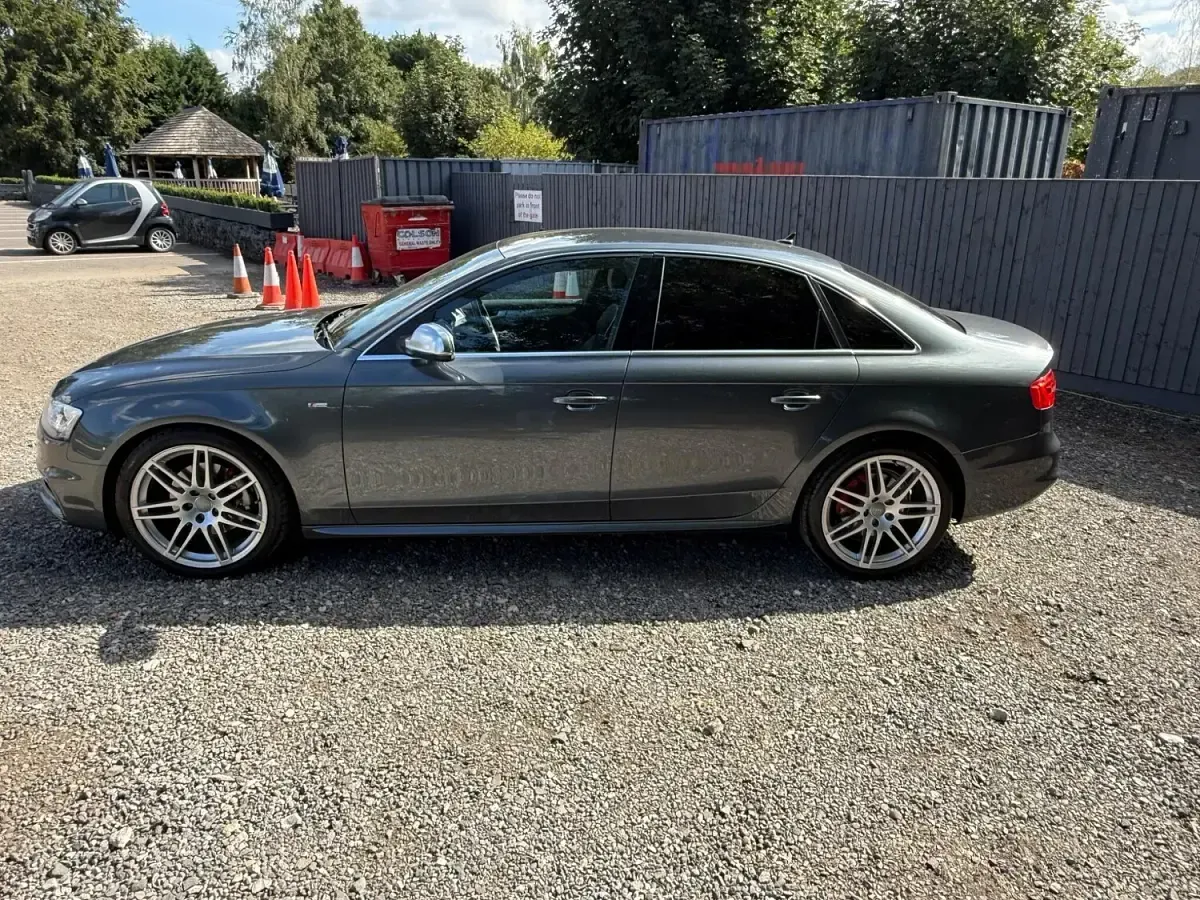 Used Audi A4 S-Line 174 HP (127 kW) 2014 Grey Sedan
