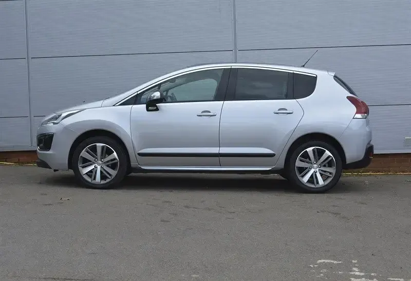 Używany Peugeot 3008 Allure 120 KM (88 kW) 2016 Srebrny SUV