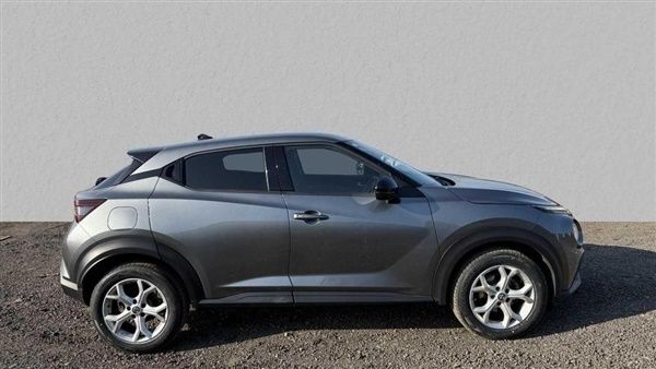 Grey Used 2022 Nissan Qashqai N-Connecta SUV | £13,495 (Super price) - Image 1/1