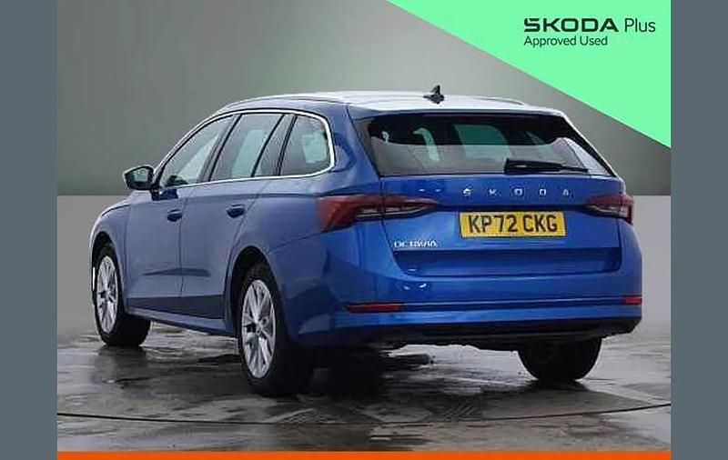 Used Skoda Octavia SE L 147 HP (108 kW) 2022 Race blue metallic Estate