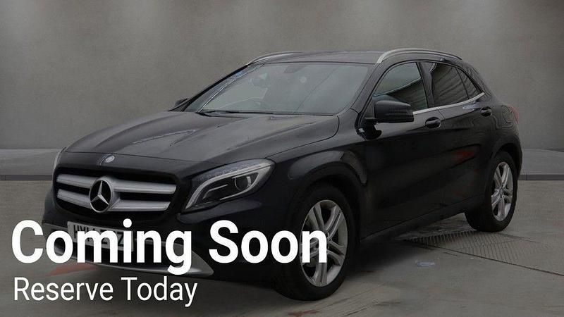 Black Used 2014 Mercedes GLA220 SE SUV | £9,295 (Fair price) - Image 1/4