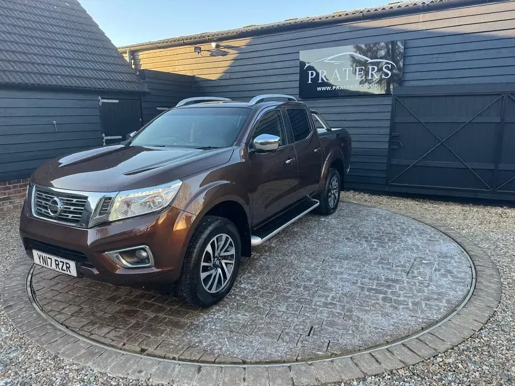 Used Nissan Navara Tekna 190 HP (139 kW) 2017 Bronze Pickup