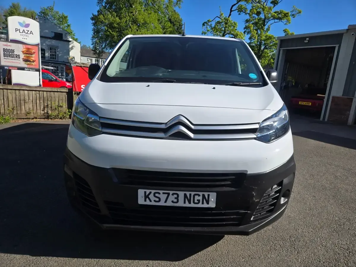 Usado Citroën Dispatch 2023 Blanco Monovolumen