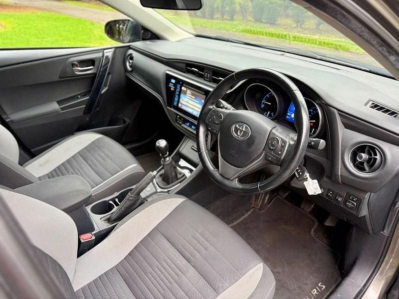 Used Toyota Auris 2017 Bronze Hatchback