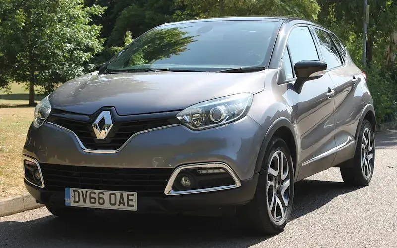 Used Renault Captur Dynamique 90 HP (66 kW) 2016 SUV