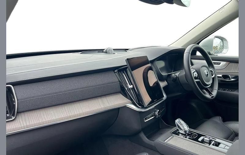 Usado Volvo XC90 Ultra 250 HP (183 kW) 2025 Prateado SUV