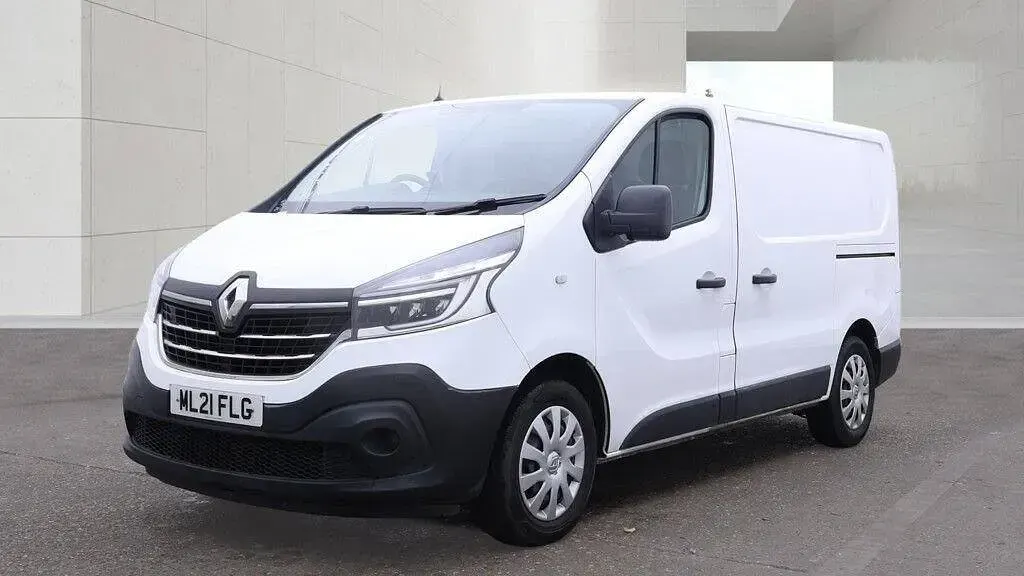 Used Renault Trafic Business 120 HP (88 kW) 2021 White MPV