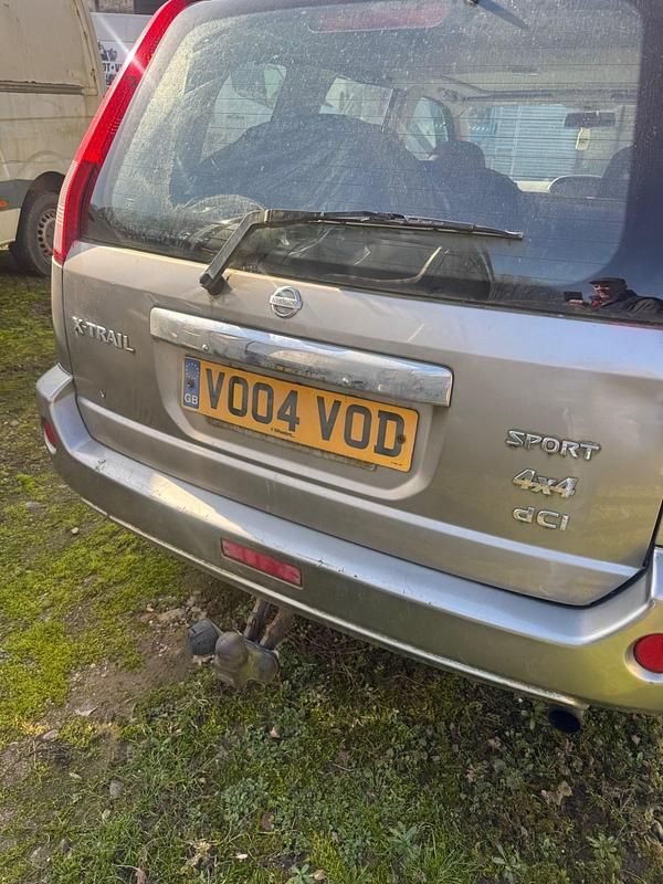 Used Nissan X-Trail 136 HP (100 kW) 2004 Silver SUV