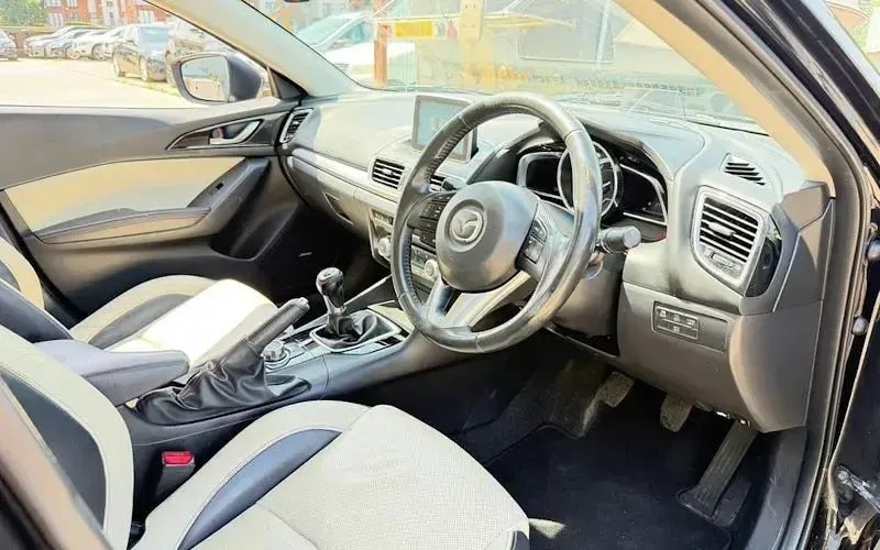 Used Mazda 3 Inclusive 120 HP (88 kW) 2015 Black Sedan