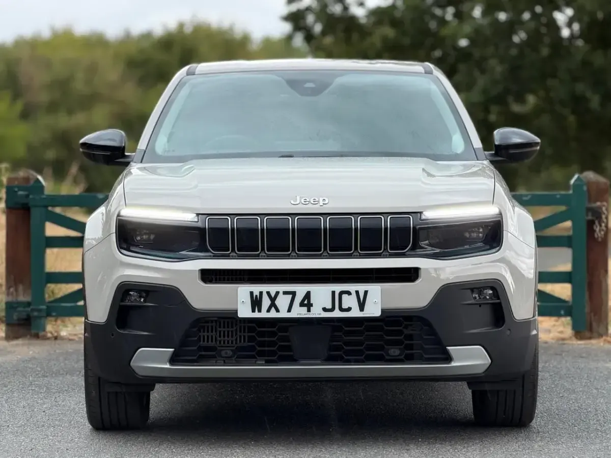 Used Jeep Avenger Summit 100 HP (73 kW) 2025 Brown SUV