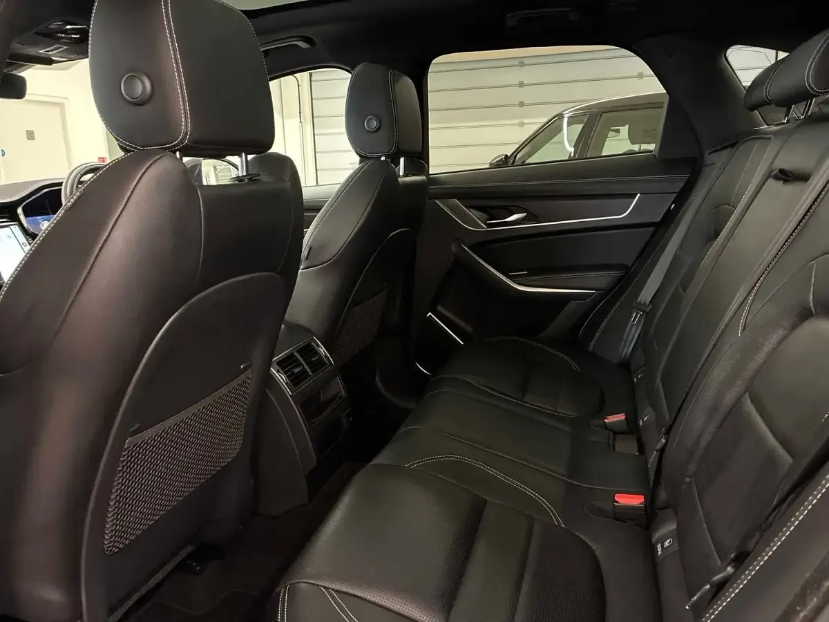 Used Jaguar F-Pace R-Dynamic 250 HP (183 kW) 2022 White SUV