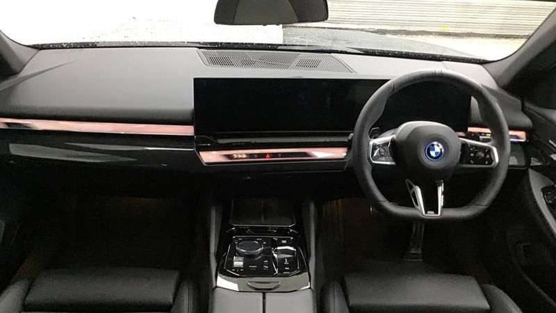 Used BMW 530e M Sport 295 HP (216 kW) 2025 Grey