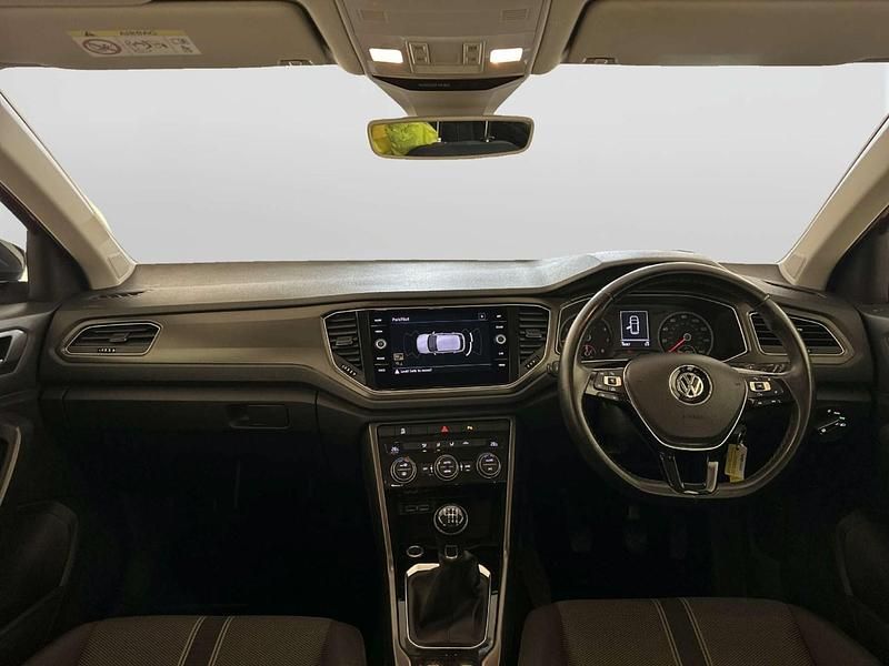 Used VW T-Roc SE 115 HP (84 kW) 2018 Red SUV