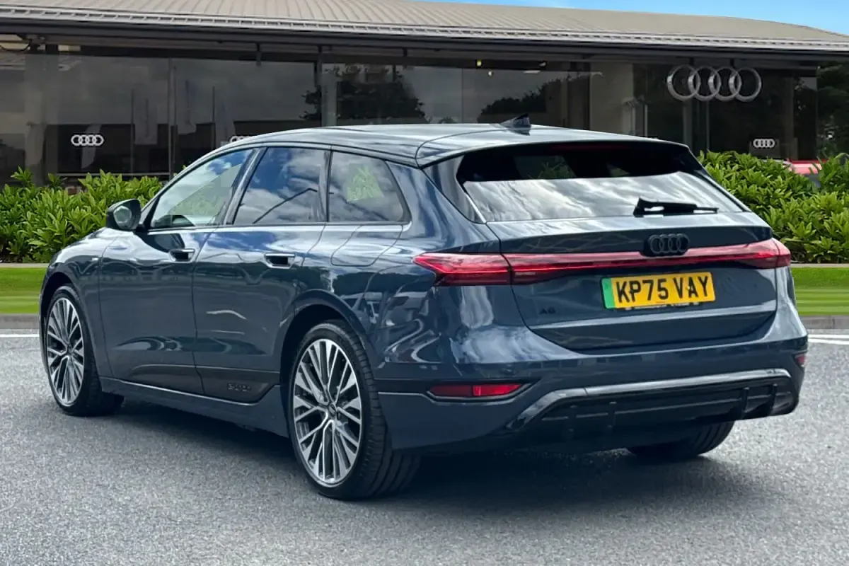 New Audi A6 e-tron Advanced 210 kW (286 HP) 2025 Blue Estate