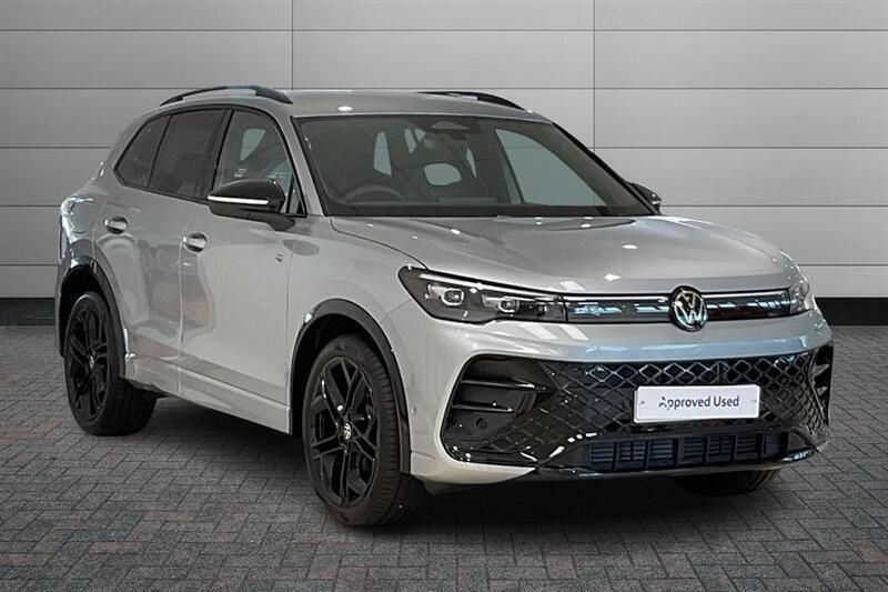 Oyster silver Used 2025 VW Tiguan R-line SUV | £37,950 - Image 1/4