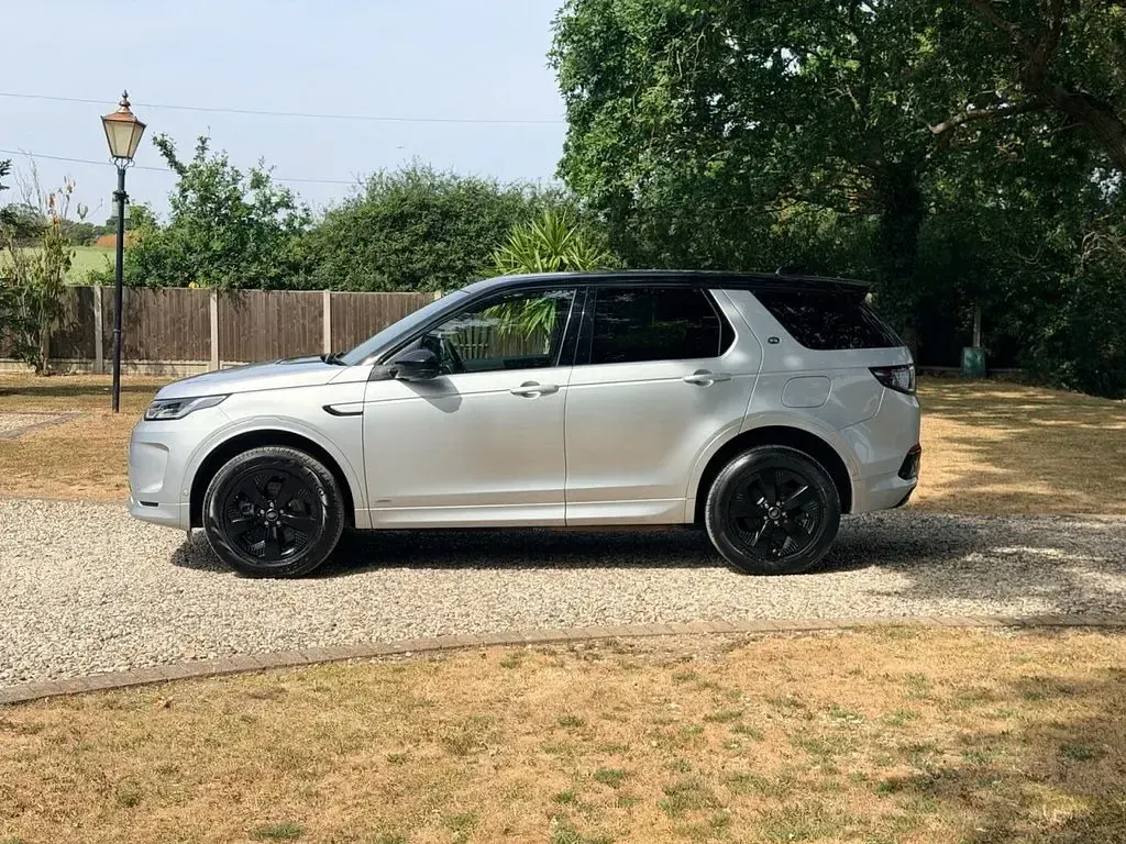 Used Land Rover Discovery 5 R-Dynamic 309 HP (227 kW) 2021 Silver SUV