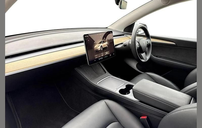 Used Tesla Model Y Long Range AWD 378 kW (514 HP) 2022 White SUV