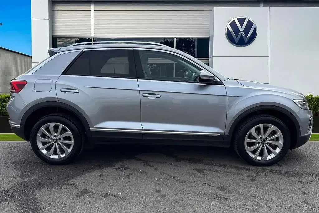 Used VW T-Roc Style 150 HP (110 kW) 2025 Silver SUV