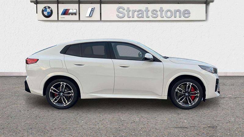 New BMW iX2 Luxury Line 147 kW (201 HP) 2025 White SUV