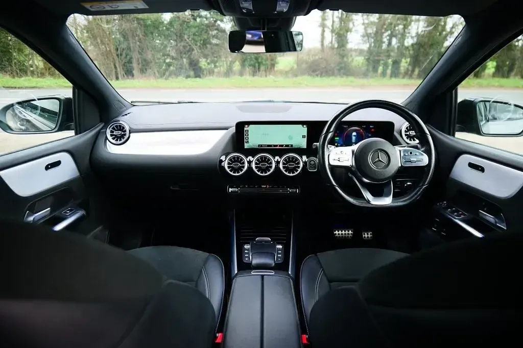 Usado Mercedes B250e Executive 2021 Cinzento Monovolume