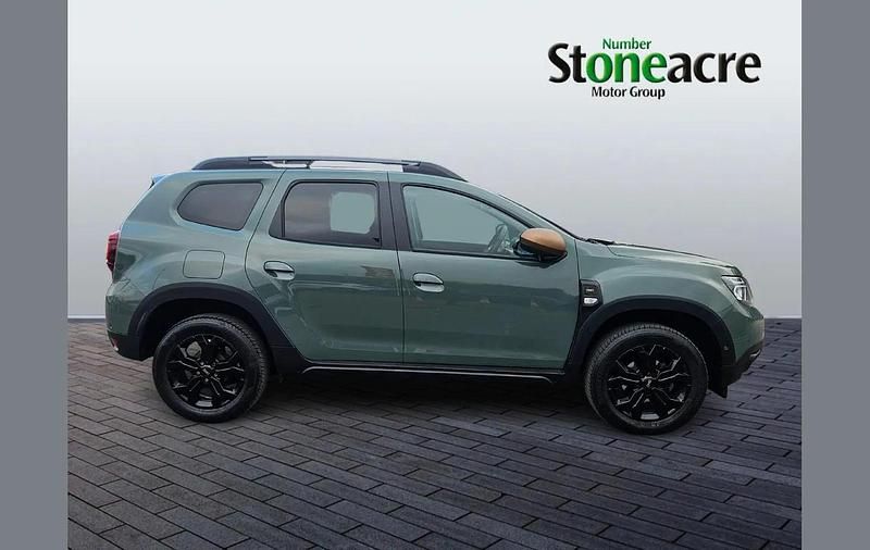 Used Dacia Duster Extreme 150 HP (110 kW) 2024 Green SUV