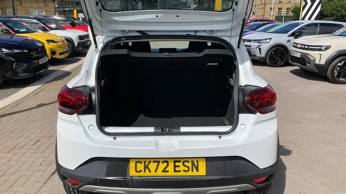 Used Dacia Sandero Stepway 91 HP (66 kW) 2022 White Hatchback