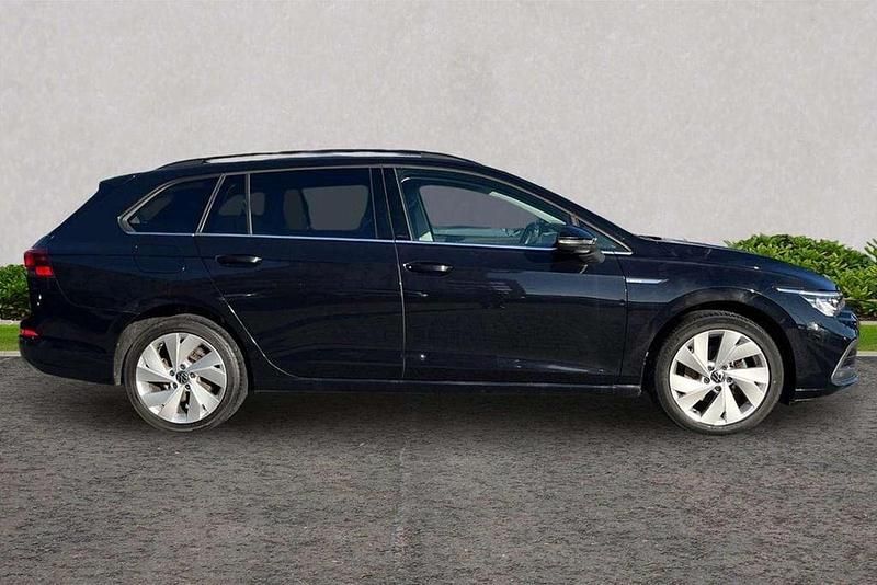 Used VW Golf VIII Style 130 HP (95 kW) 2021 Black Estate