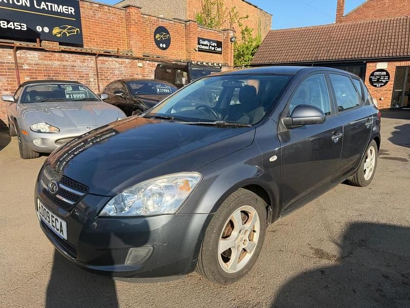 Usado Kia Ceed 2009 Cinzento Citadino