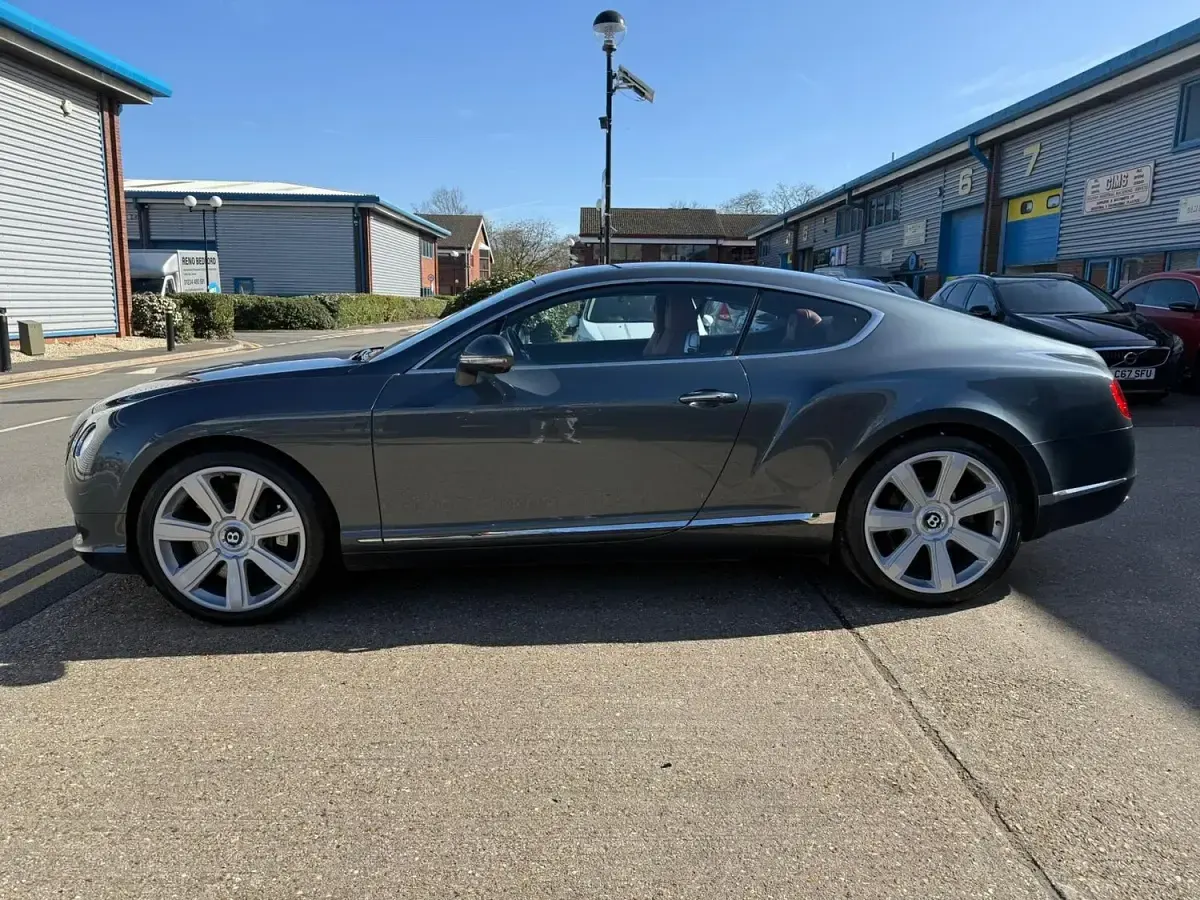 Used Bentley Continental Mulliner 575 HP (422 kW) 2012 Grey Coupe