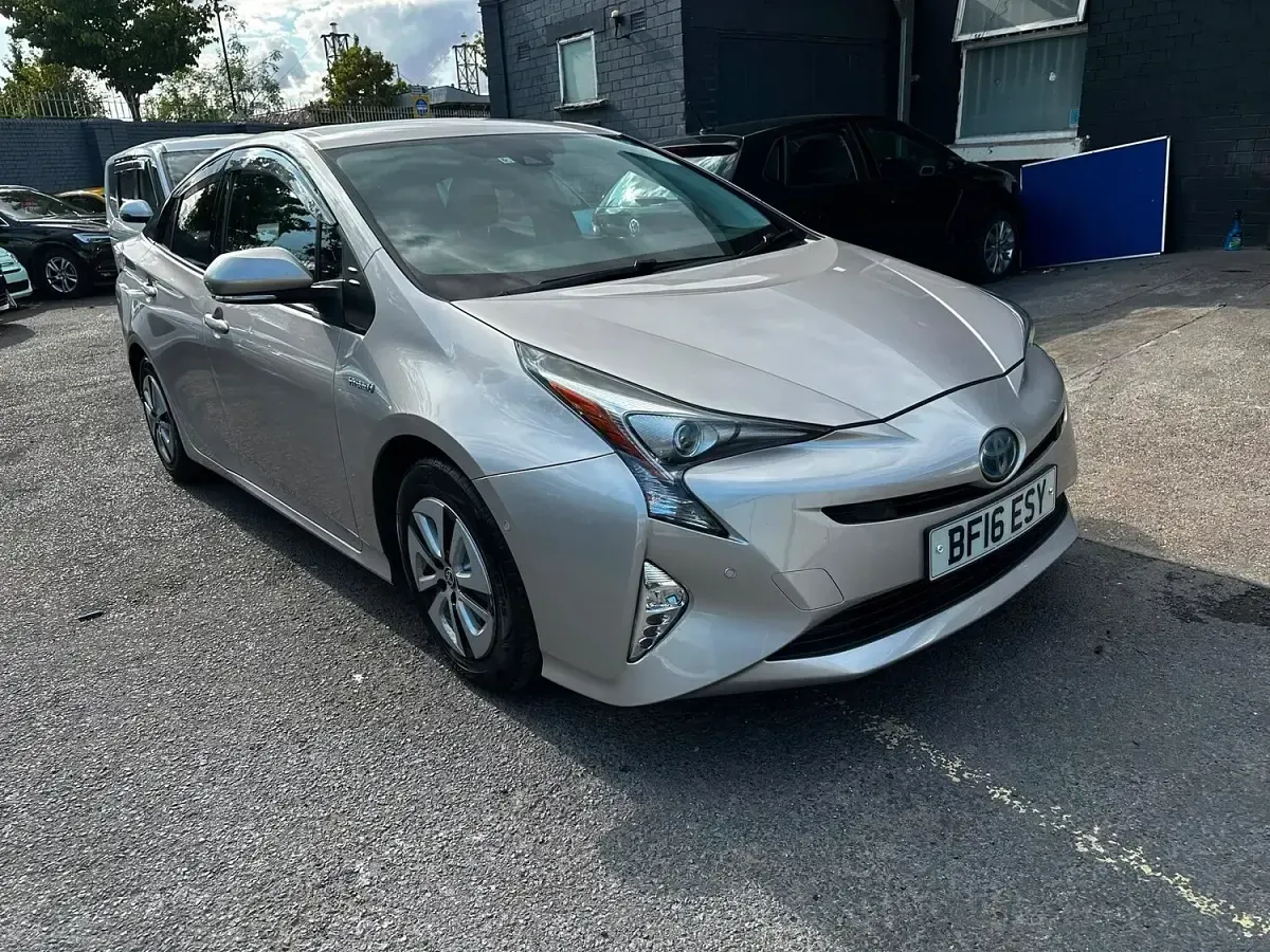 Used Toyota Prius Business Edition 140 HP (102 kW) 2023 Beige Hatchback