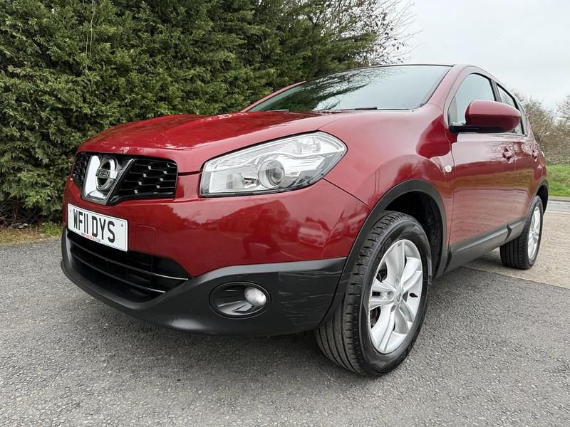 Used Nissan Qashqai Acenta 117 HP (86 kW) 2011 Red SUV