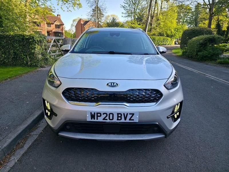 Gebraucht Kia Niro 139 PS (102 kW) 2020 Silber SUV