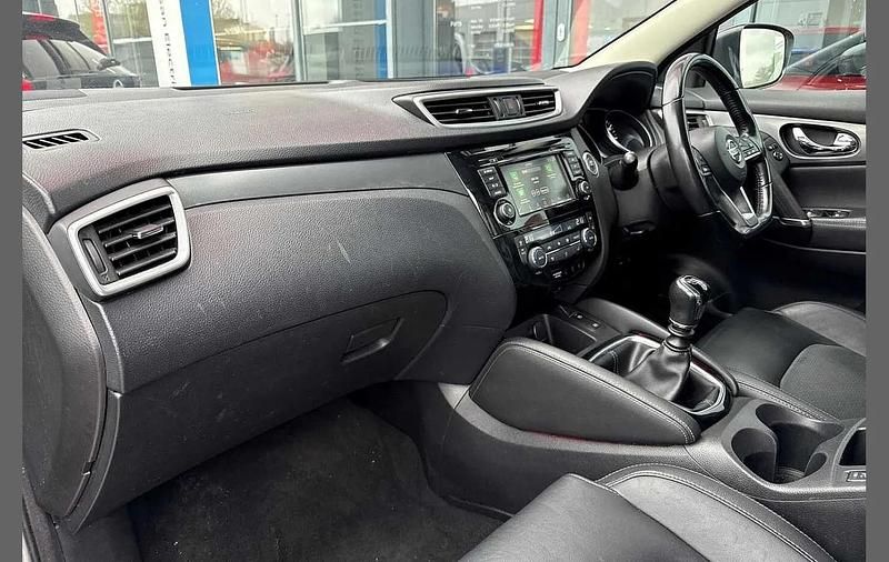 Used Nissan Qashqai Tekna 138 HP (101 kW) 2019 Silver SUV