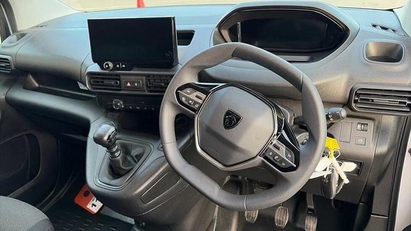 Used Peugeot Partner 101 HP (74 kW) 2025 White MPV