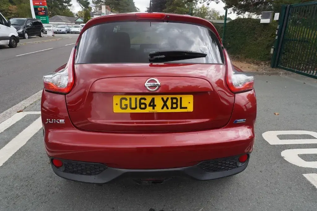 Used Nissan Juke Tekna 110 HP (80 kW) 2014 Red SUV