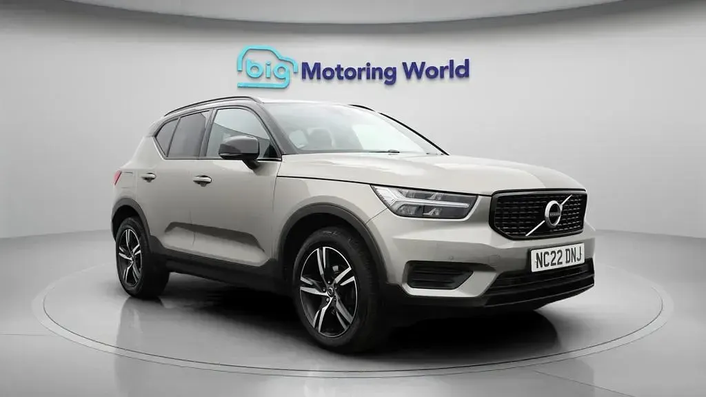 Used Volvo XC40 R-Design 163 HP (119 kW) 2021 SUV