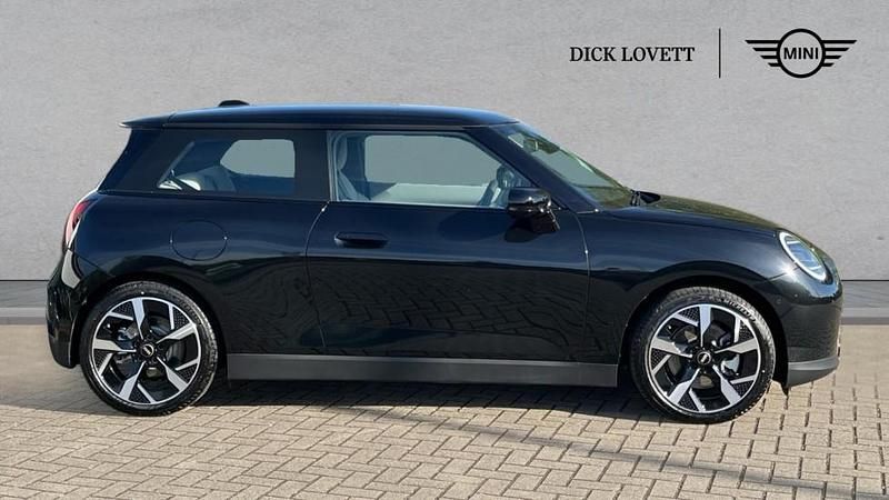 Nowe Mini Cooper SE Hatch 158 kW (215 KM) 2026 Czarny Hatchback