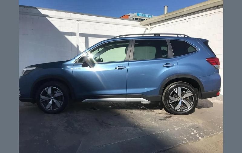 Used Subaru Forester Premium 147 HP (108 kW) 2021 Blue SUV