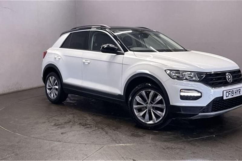 White Used 2019 VW T-Roc Design SUV | £14,499 (Fair price) - Image 1/4