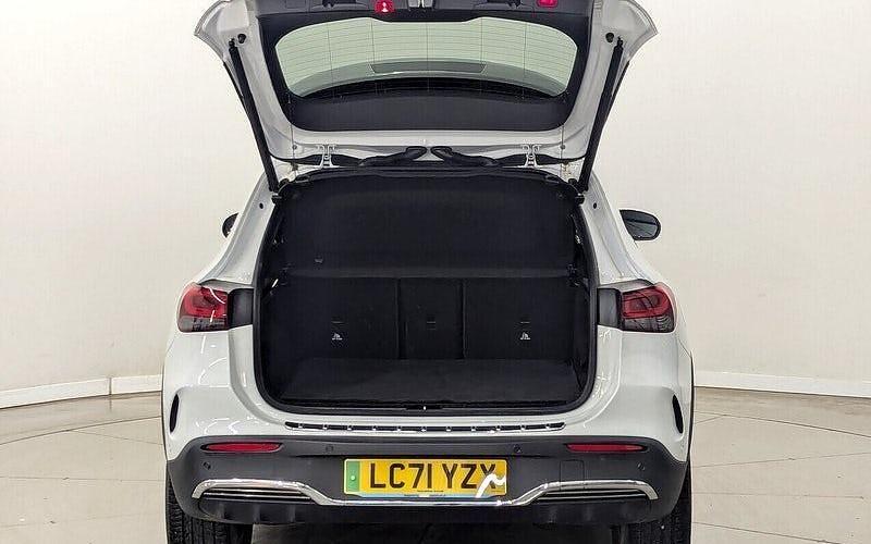 Used Mercedes EQA250 AMG line 139 kW (190 HP) 2021 White SUV