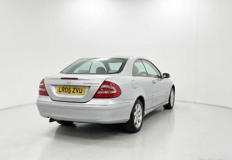 Used Mercedes CLK200 Elegance 163 HP (119 kW) 2005 Silver Coupe