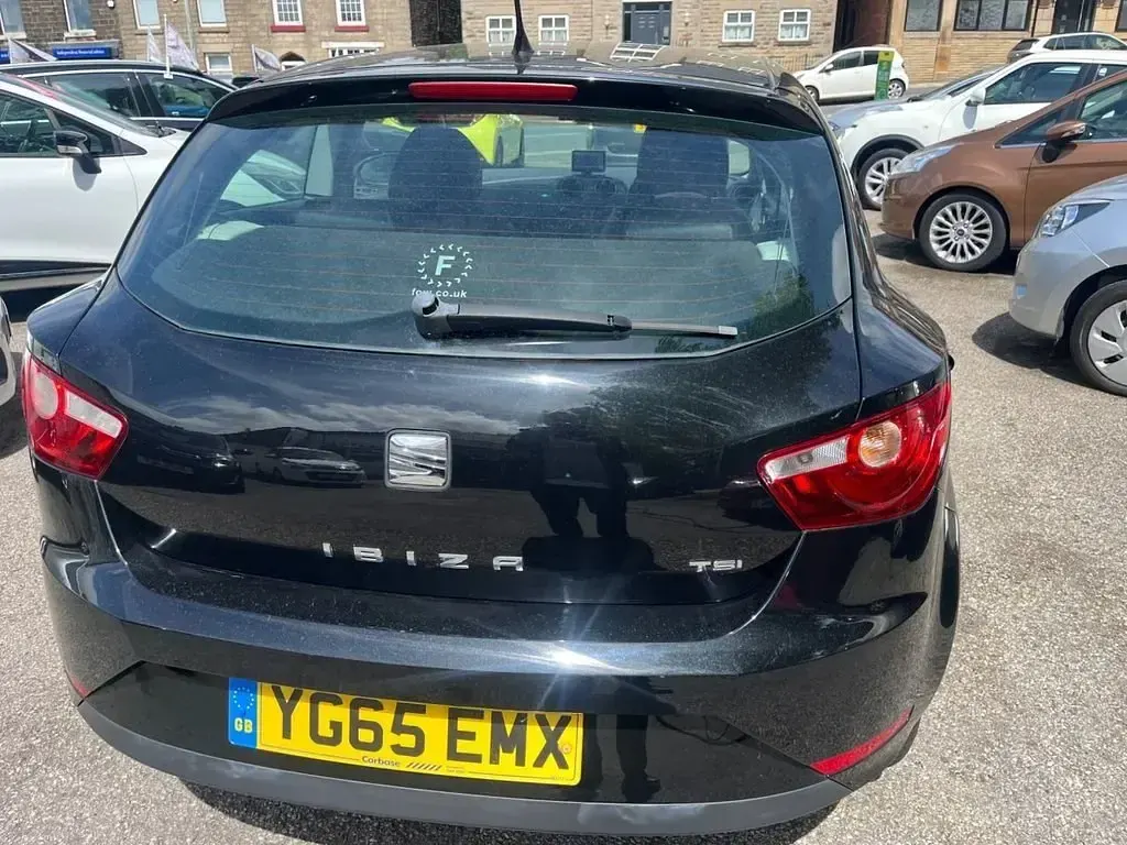 Usado Seat Ibiza I-Tech 105 HP (77 kW) 2015 Preto Coupé