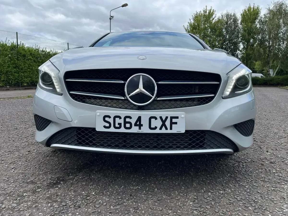 Used Mercedes A180 120 HP (88 kW) 2014 Silver Hatchback