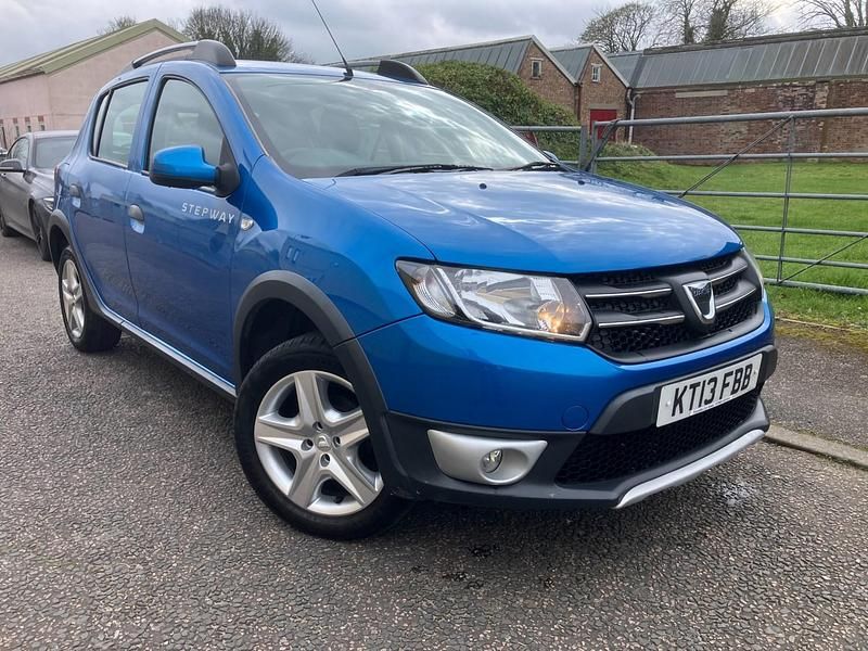 Used Dacia Sandero Lauréate 90 HP (66 kW) 2013 Blue Hatchback