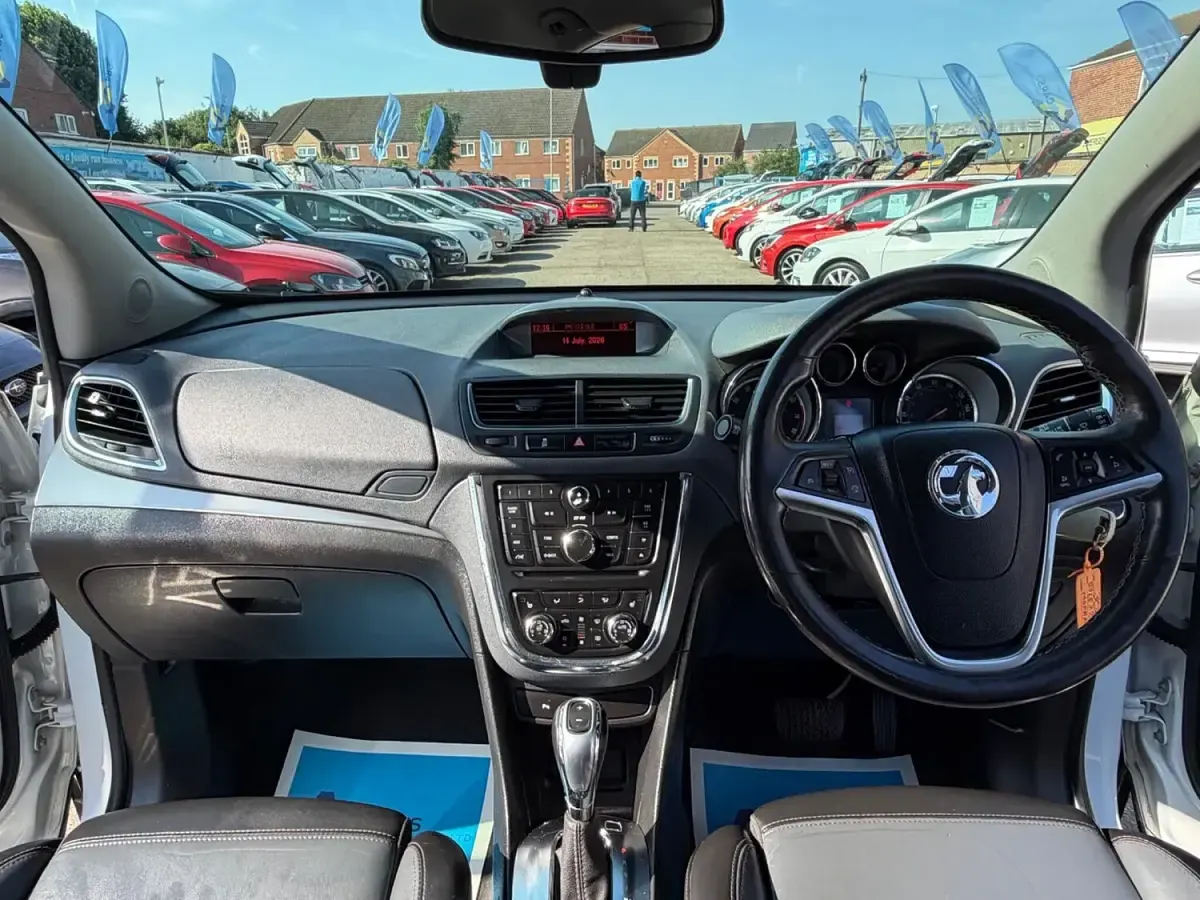 Used Vauxhall Mokka 140 HP (102 kW) 2015 White SUV