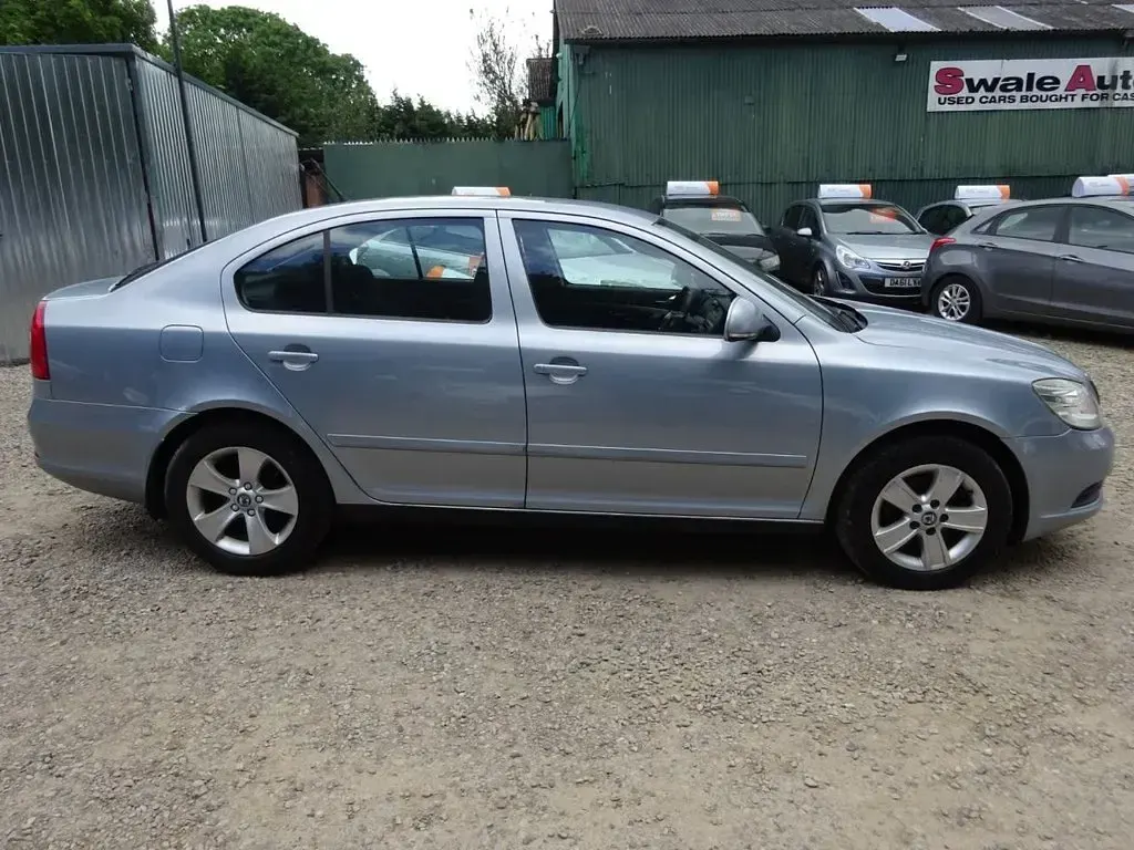 Used Skoda Octavia SE 102 HP (75 kW) 2011 Blue Hatchback