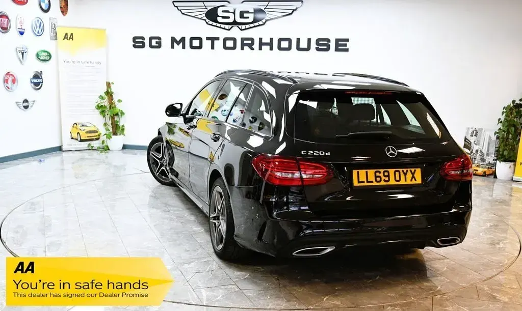 Used Mercedes C220 AMG line 194 HP (142 kW) 2019 Black Estate