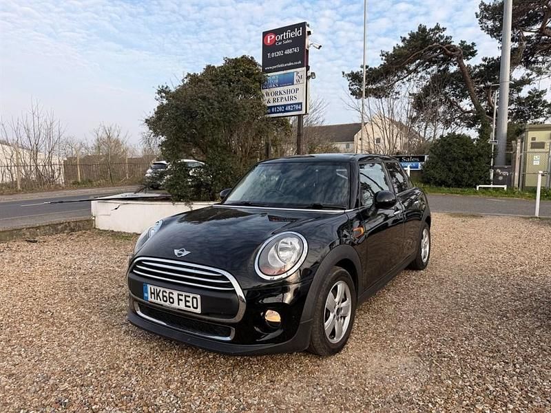 Used Mini ONE Hatch 102 HP (75 kW) 2016 Black Hatchback