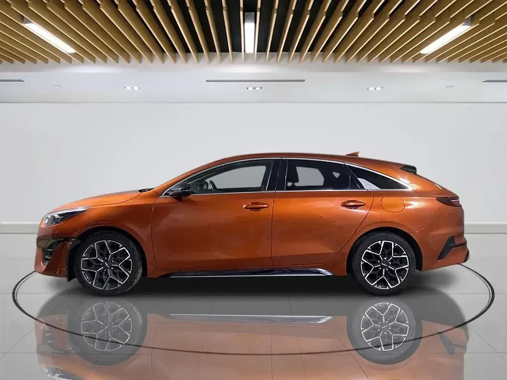 Used Kia ProCeed GT-Line 158 HP (116 kW) 2023 Orange Estate