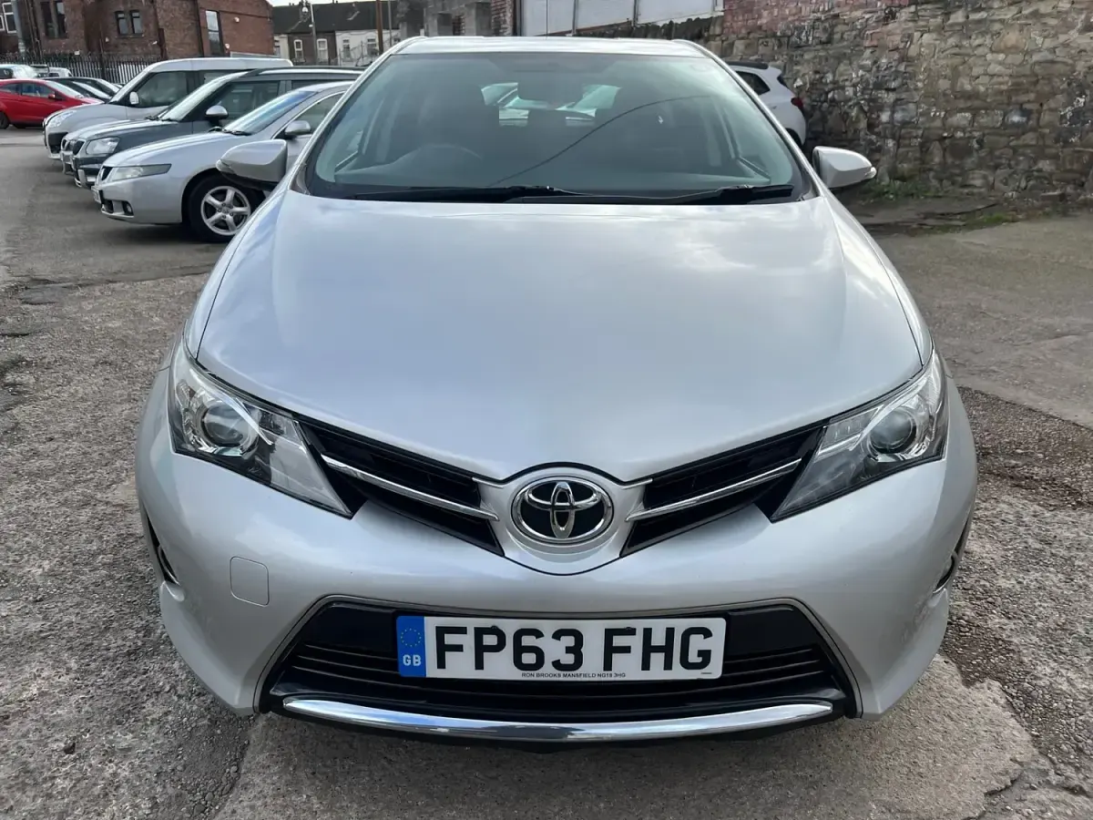 Used Toyota Auris 2013 Silver Hatchback